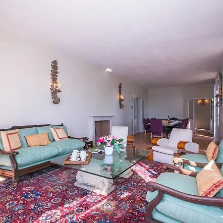 Fiumelatte Sleeps 10 * Varenna