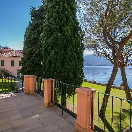 Fiumelatte Sleeps 10 Villa *