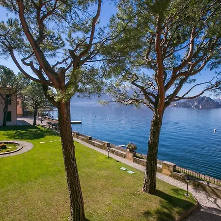 Fiumelatte Sleeps 10 Varenna